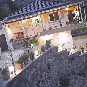 Vila Cani Tepelene Exterior photo