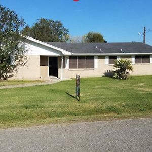 Storm Damage! Need Long-Term Rental! We Can Help - Недерланд Exterior photo