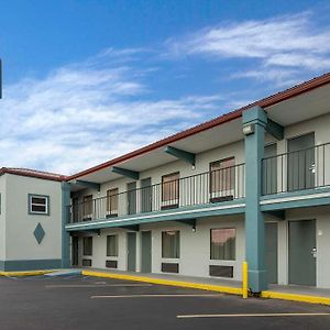 Clarion Pointe Kimball Hotel Exterior photo