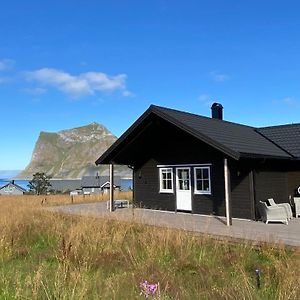 Tors Cabin At Haukland Beach Offersoya Exterior photo
