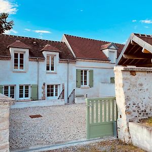 Gite Cosy A Chambly Villa Exterior photo