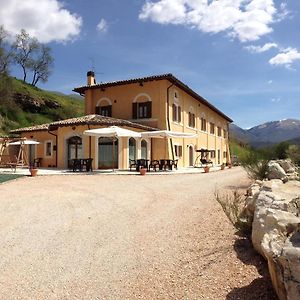 Il Casale San Martino Bed & Breakfast Норча Exterior photo