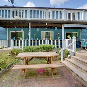 Pittsfield Home With Deck - 12 Mi To Jiminy Peak! Exterior photo