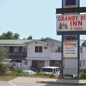 Granby River Inn & Suites Гранд Форкс Exterior photo