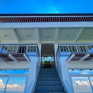 Villa Lorenzo @ Caliraya Heights Resorts Каламба Exterior photo