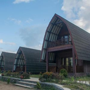 Cemara Siu Bungalow Hotel Сембалун Лауанг Exterior photo