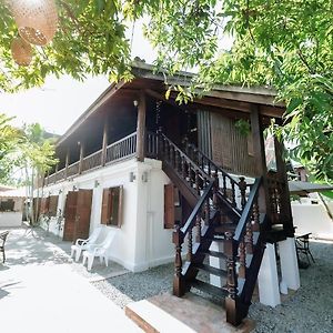 Maison Barn Laos Hotel Луанг Прабанг Exterior photo