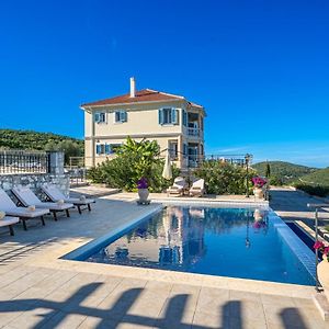 Private Villa Gelia, With Panoramic 180 Degrees Sea View! Фискардо Exterior photo