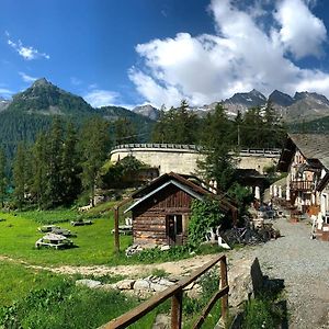 Chalet Del Lago Hotel Черезоле Реал Exterior photo