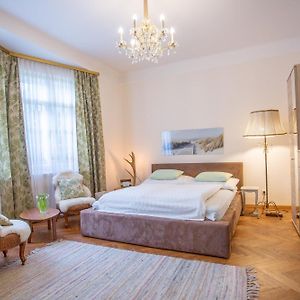 Huebsches Privatzimmer Mit Bad Bed & Breakfast Перхтолдсдорф Exterior photo