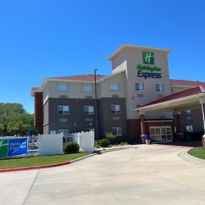 Holiday Inn Express - Wichita North - Park City, An Ihg Hotel Exterior photo