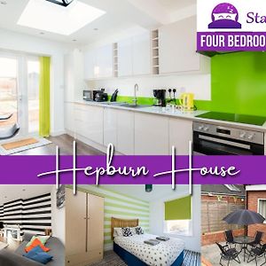 Hepburn House 4 Bedroom Property - Stayseekers Солсбъри Exterior photo