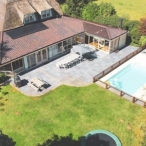 Beautiful American Style Villa With Heated Pool And Jacuzzi Хеерхуговаард Exterior photo