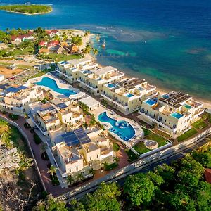 Villa De 3 Habitaciones Frente Al Mar Roatan Dixon Cove Exterior photo