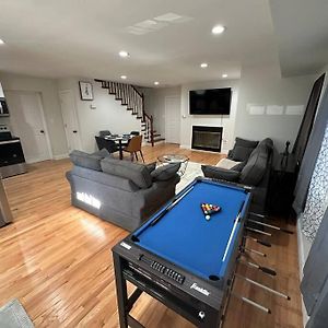 Modern Luxury Home With Fireplace & Game-Room Броктън Exterior photo