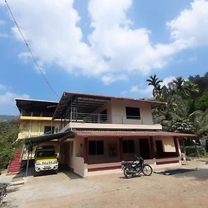 Samruddi Homestay Kalasa Exterior photo