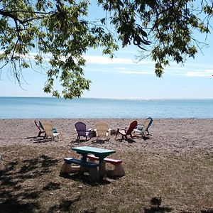Lake Huron Sunrise Family Home With Private Beach Порт Хюрън Exterior photo