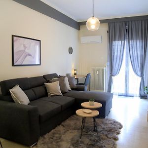 Newly Renovated Central 2 Bedroom Apartment In Кожани Exterior photo