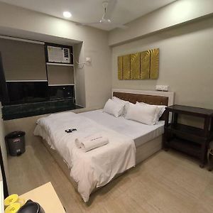 1 Bedroom Studio Apartment- Close To Bkc Мумбай Exterior photo