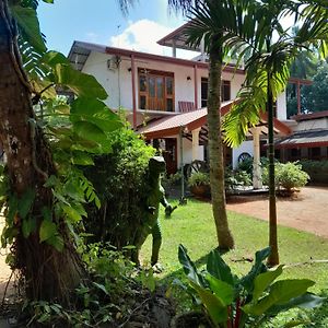 Sisila Guest House Анурадхапура Exterior photo