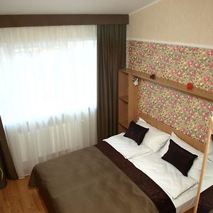 Leon Hotel Лвив Room photo