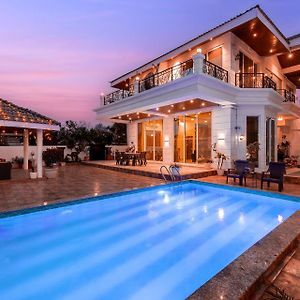 Stayvista'S Ivory Grandeur - Valley-View Villa With Outdoor Pool, Lawn Featuring A Gazebo & Machan Лонавала Exterior photo
