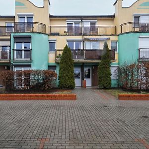 Dwupoziomowy Apartament Zmigrodzka Z Tarasem W Poznaniu By Renters Apartment Exterior photo