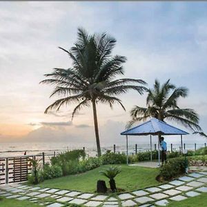 Beach House Resort Goa Бенаулим Exterior photo