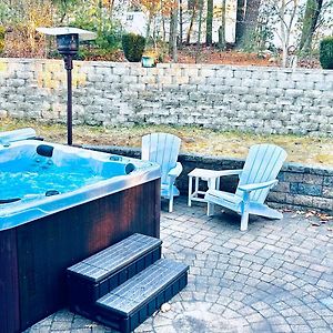 Hot Tub-King Suite-Pet Friendly-Fenced Yard-Fire Pit-500Mbps-Fireplace Ийст Страудсбърг Exterior photo