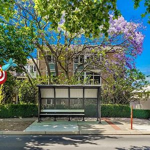 Leafy Bliss 2Br, Bus Stop & Coffee Within Reach Пърт Exterior photo