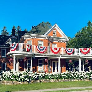 1000 Islands Bed And Breakfast-The Bulloch House Гананок Exterior photo