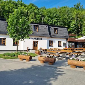 Restaurace A Penzion Bludovecek Hotel Bludov  Exterior photo