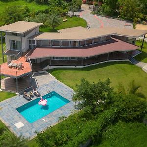 Bel Air Mansion By Stayvista - A Tranquil Oasis With A Spacious Deck, Gazebo, Sauna, Jacuzzi & A Mini-Amphitheatre Лонавала Exterior photo