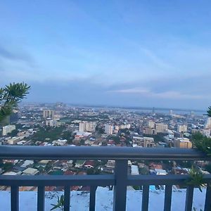 Studio With Balcony Aparthotel Cebu Exterior photo