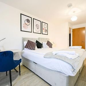 Stylish & Spacious Salford Quays One Bedroom High Floor Apartment With Balcony Манчестър Exterior photo