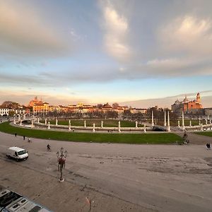 Wonderful Prato Della Valle Apartment Падуа Exterior photo