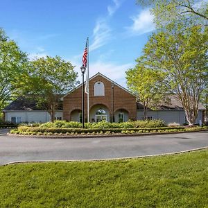 Hilton Vacation Club The Historic Powhatan Williamsburg Hotel Exterior photo