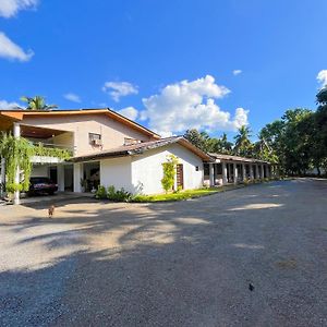 Agastya Hotel Катарагама Exterior photo