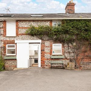 The Stable—Historic Property In Downwood Vineyard Villa Бландфорд Форъм Exterior photo