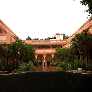 Mango Hill La Serene Puducherry Hotel Pūrnānkuppam Exterior photo