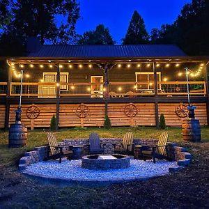 Smoky Mountains Familee Cabin In Wears Valley 2/2 Сивиървил Exterior photo