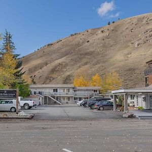 Miller Park Lodge Джаксън Exterior photo