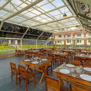 Advaya Luxury Resort Саклешпур Exterior photo