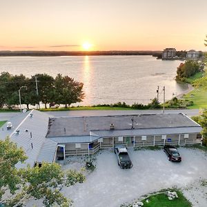 Lakeside Inn Орилия Exterior photo