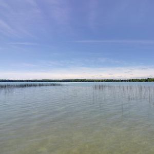 Lakefront Deer River Apt With Dock, Fire Pit And Patio Apartment Exterior photo