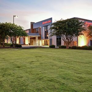 Hampton Inn Обърн Exterior photo