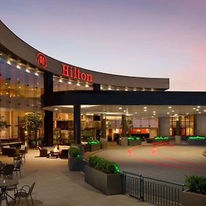 Hilton Washington Dulles Airport Hotel Хърндън Exterior photo