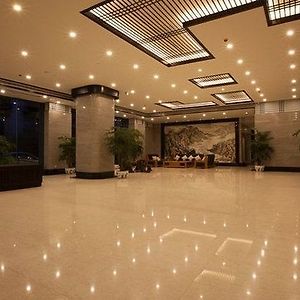 Rongtou Hotel Чънду Interior photo