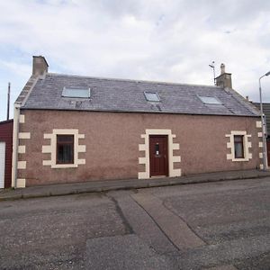 Come Along And Enjoy The Beautiful Moray Coast Villa Бъки Exterior photo