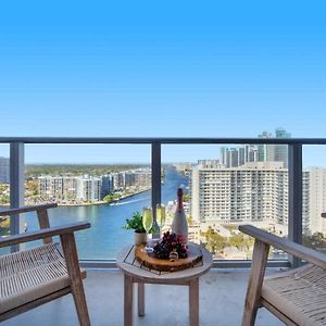 High Floor With Stunning Views Amazing Pools Apartment Холивуд Exterior photo